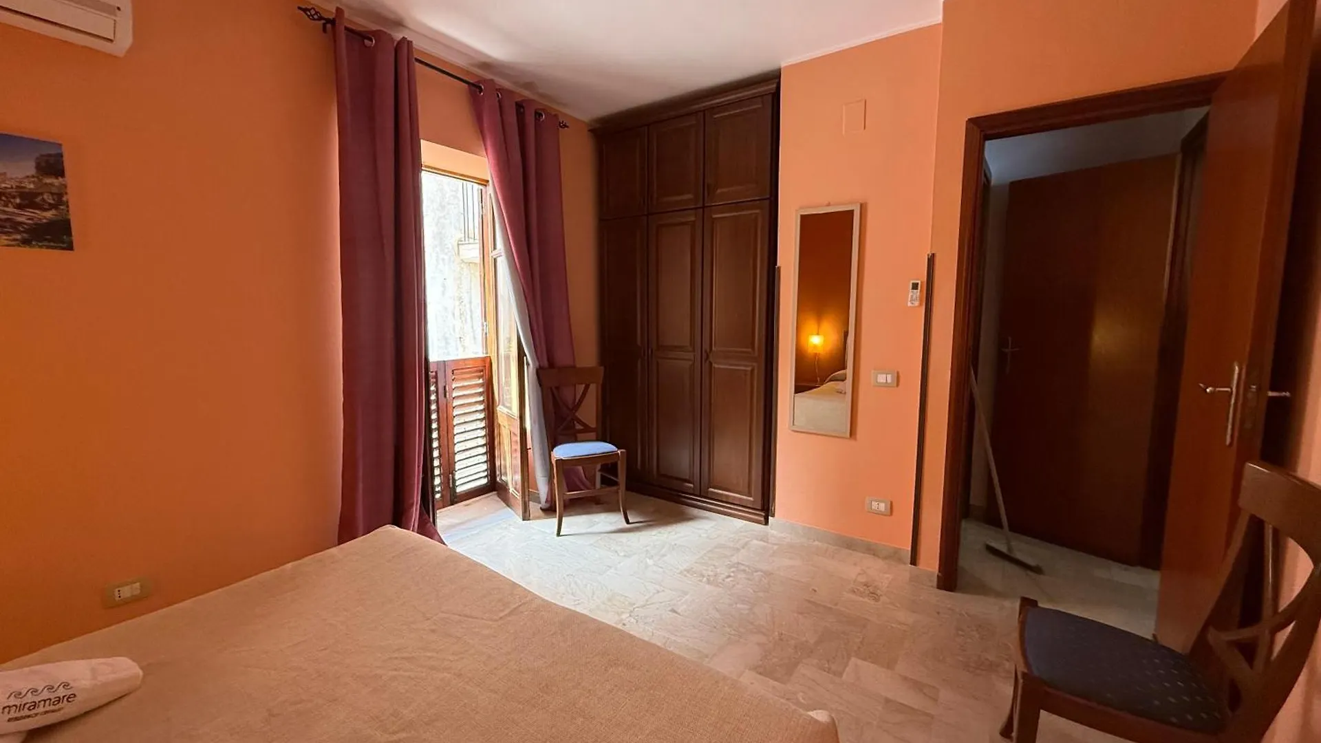 ** Apart-hotel Miramare Residence Cefalù Itália